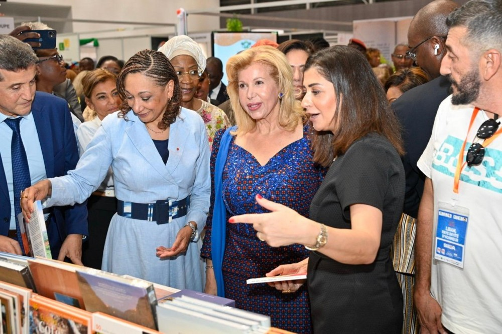 SILA 2026 : la Première Dame Dominique Ouattara au cœur d’une journée entre hommage, jeunesse et promotion du livre.